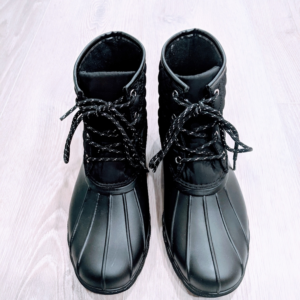 Black Alpine duck boots